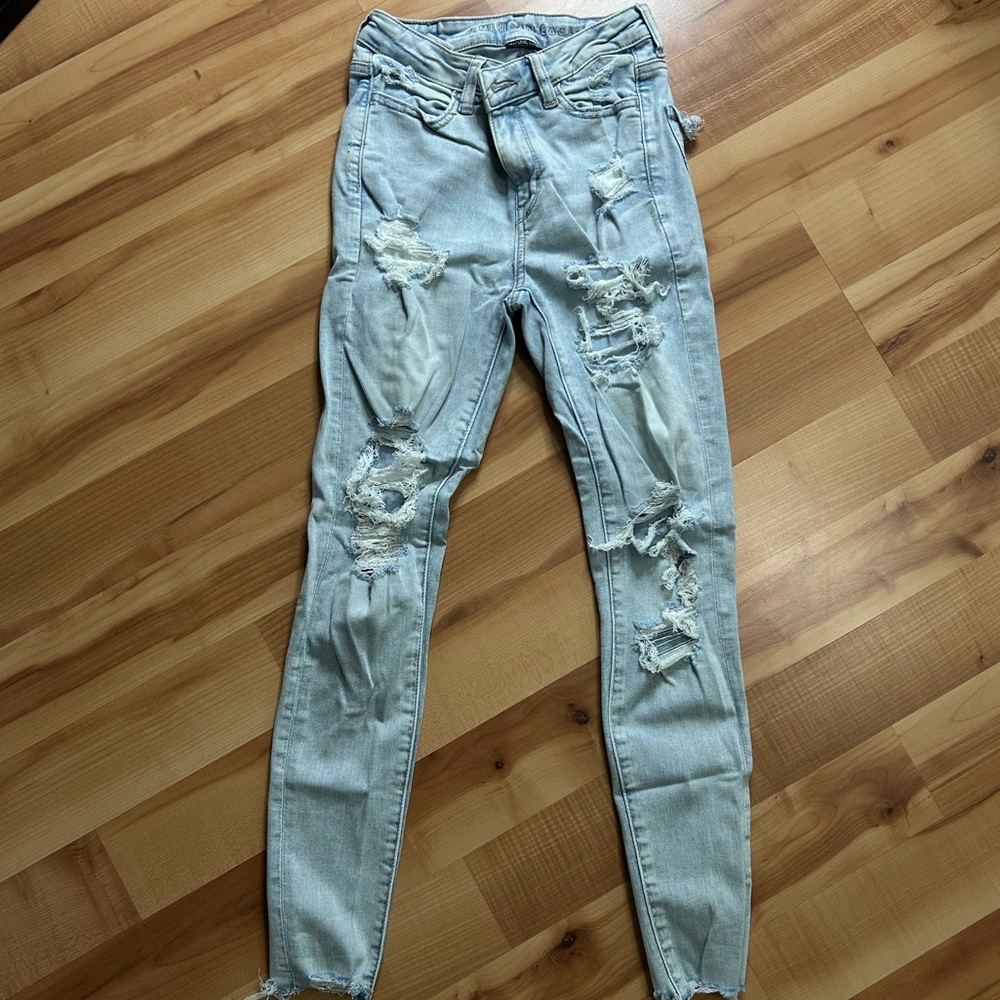 American Eagle Outfitters Light Blue Distressed Skinny Jeans